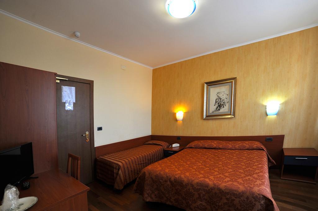 Hotel Nazionale Μπολσένα Εξωτερικό φωτογραφία